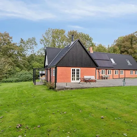 Sigbritt - 3-7km From The Sea By Interhome Neksø